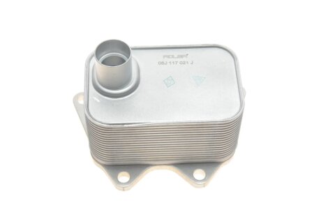Радиатор масляный VW T5/T6 2.0 TSI 11- (теплообменник) Adler 06J117021J (фото 1)