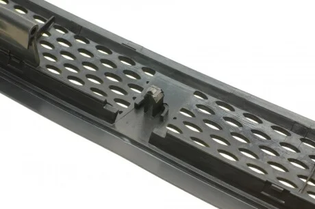 Решетка капота MB Sprinter CDI 03- (8303) AUTOTECHTEILE 100 8303