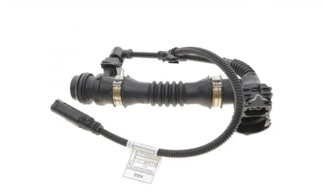 Патрубок системи охолодження 3 (E90)/X5 (E70) 08- M57 BMW 13717808158