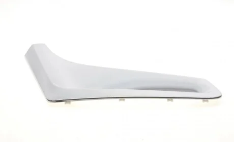 Накладка крыла (R) 7 (G11/G12) 15- BMW 51747347378