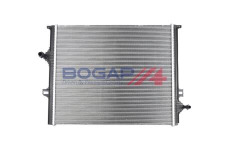 Радіатор ОР N13/B48/N55 BOGAP B4210121
