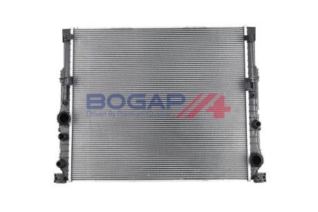 Радіатор охолодження N63 BOGAP B4210144