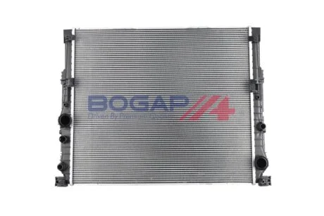 Радіатор охолодження N63 BOGAP B4210144