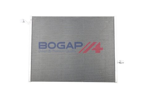 Радіатор охолодження двигуна BOGAP C4210132