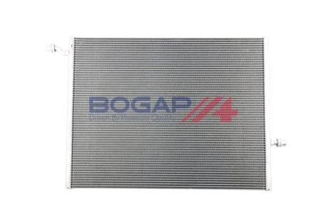 Радіатор охолодження двигуна BOGAP C4210132