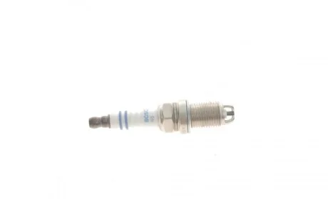 Свічка запалювання VW Golf 1.8 GTI 16V 86-91/T4 2.8 VR6 96-00 BOSCH 0 241 240 609