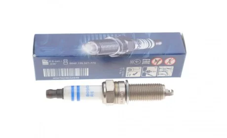 Свеча зажигания Hyundai i20/i30/Elantra/Kia Ceed 1.4-1.8 07- BOSCH 0242135527