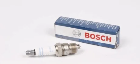 Свічка запалювання Cadillac/Chevrolet/Jeep/Pontiac (Super Plus Yttrium) BOSCH 0242225622
