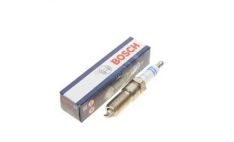 Свеча зажигания Chrysler Grand Voyager/Voyager/Jeep Cherokee 2.4 00-08 BOSCH 0242225668