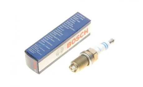 Свеча зажигания VW T4 2.8/Passat B5 2.3/Golf III 2.9VR6 92-00 BOSCH 0 242 229 613