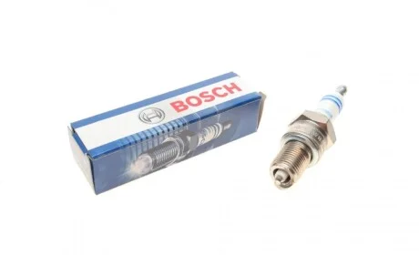Свічка запалювання VW Passat/Renault Trafic/Clio 1.2-1.6 -96 BOSCH 0 242 229 656
