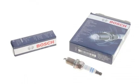 Свічка запалювання MB Vito/Viano (W639) 3.0/3.2/3.7i 03- Double Platinum (к-кт 4шт.) BOSCH 0242229925