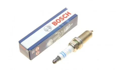 Свеча зажигания Toyota Aygo 1.0 05- BOSCH 0 242 230 607