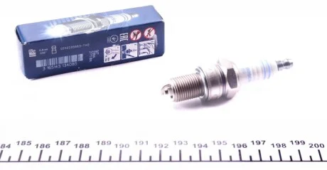 Свеча зажигания VW T4/T3/Passat/LT (28-35)/Golf II/III/Caddy 0.9-2.5 65- BOSCH 0 242 235 663