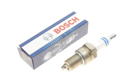 Свеча зажигания Ford Focus/VolvoV50/S40 2.0i 04-12 BOSCH 0 242 235 707
