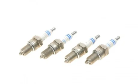 Свеча зажигания (к-кт 4шт) VW T4/T3/Passat/LT (28-35)/Golf II/III/Caddy 0.9-2.5 65- BOSCH 0 242 235 909