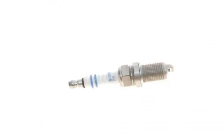 Свічка запалювання Renault Kangoo/Laguna II/Megane II 1.4-1.6 97- (к-кт 4шт) BOSCH 0242235912