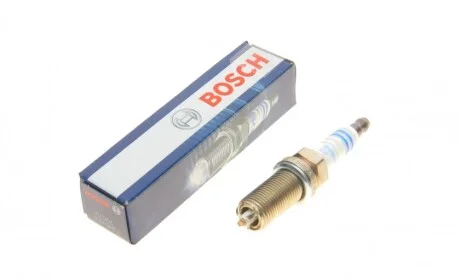Свеча зажигания Volvo C30/C70/S40/V50 2.4 06-12 BOSCH 0 242 240 635