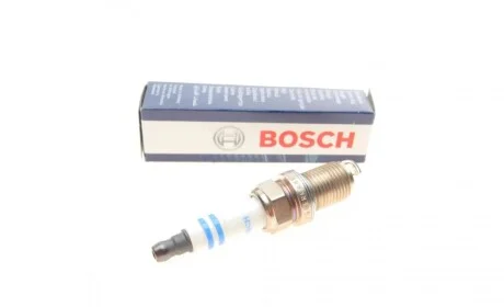 Свеча зажигания Mitsubishi L200/L300/L400/Pajero 94- BOSCH 0242240653