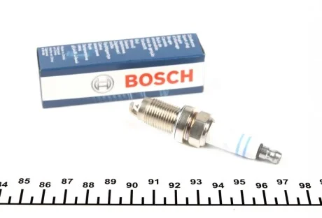 Свеча зажигания VW Caddy III 1.2 TSI 10-15 BOSCH 0 242 240 665