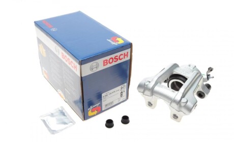 СУПОРТ ПЕРЕДНIЙ ПРАВИЙ BOSCH 0 986 135 574