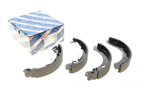 Колодки тормозные (задние) Ford Focus II 10-/Transit Courier 14- (барабанные) (228.6x41.5) BOSCH 0 986 487 796