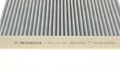 Фильтр салона Skoda Fabia/Roomster/VW Polo 99-10 (угольный) BOSCH 1 987 432 357
