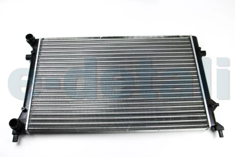 Радіатор води Caddy III 2.0SDI/1.4i/1.6i /Golf/Octavia (+/- AC) (650x398x26) BSG BSG 90-520-013