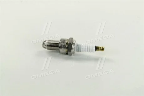 Свеча зажигания VW Golf IV 97-03, Lupo 98-05, Passat B3-B4 88-96, Golf II 83-92, Golf III 91-98, Caddy II 95-04; AUDI 80 91-95; SKODA Octavia Tour 96-10 CHAMPION OE025/T10