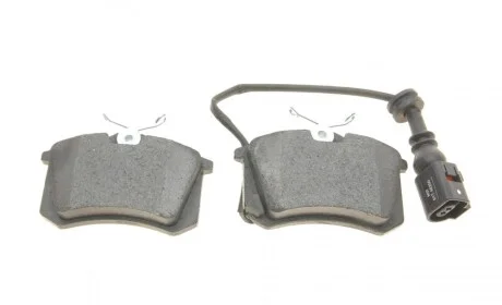 Колодки гальмівні (задні) VW Polo 01-/Skoda Fabia 99-08/Seat Cordoba/Ibiza 02-09 (Trw) (+ датчик) Delphi LP1815