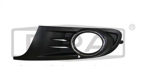 Решетка противотуманной фары левая с отверстием VW Golf (08-13) DPA 88541177702