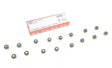 Сальник клапана (впуск/выпуск) Toyota Land Cruiser/Rav4 94-05 (к-кт 16шт) ELRING 137.030