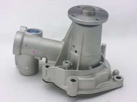 Насос водяний Hyundai Galloper 2.5TD 98-03/ H100 2.5 93-00/ Kia Pregio 2.5D 95-04/ Mitsubishi L200 92-07/ L300 -06/ Pajero -99 GMB GWHY107A