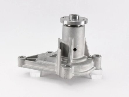 Насос водяной Hyundai Accent 1.5/1.6 95-10/ Elantra 1.6 00-06/ Getz 1.1/1.4/1.6 GMB GWHY-201A