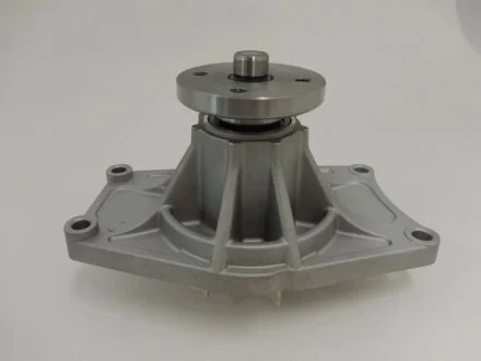 Насос водяной Hyundai HD 72/78 3.9 (D4DD/DB) GMB GWHY206A
