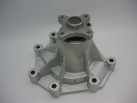 Насос водяний Hyundai H-1 2.5 CRDi 02-/06-/08-/ Kia Sorento 2.5 CRDi 02-11 GMB GWHY21A