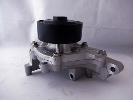 Насос водяний з патрубком Mazda CX-3 1.5 SKYACTIV-D 15-18 GMB GWMZ78AH