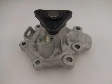 Насос водяний з сальником Mazda 2 1.5 14/19-/ 3 1.5/2.0 13-/19-/ 6 2.0/2.5 12- GMB GWMZ79A
