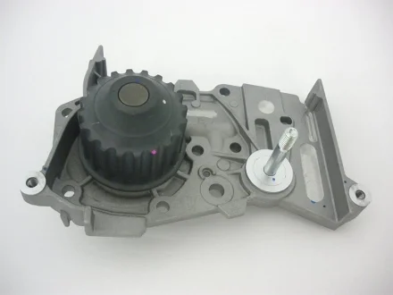 Насос водяний RENAULT CLIO, KANGOO, MEGANE (вир-во) GMB GWR-15A