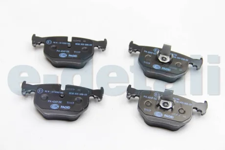 Тормозные колодки дисковые комплект; задн. HELLA 8DB355008091