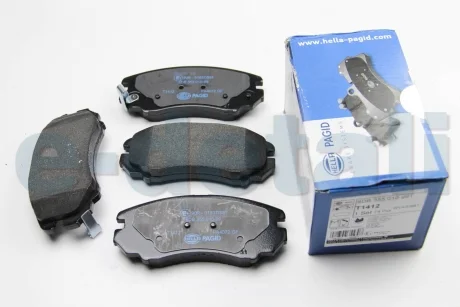 Тормозные колодки дисковые комплект; передняя. HELLA 8DB355010991