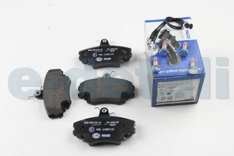 Тормозные колодки Logan/Sandero/Megane I/Clio 98- (с датчиком) HELLA 8DB355018-131
