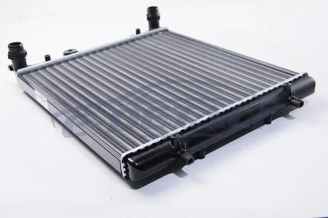 Радиатор воды VW Golf IV/Octavia/Bora 96-05 1.4/1.6 (427x399x22) JP GROUP 1114201100