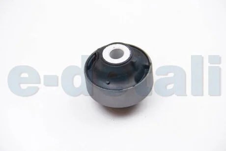 Сайлентблок важеля (переднього/знизу/ззаду) Nissan Micra/Note 03- KAVO SCR-6516