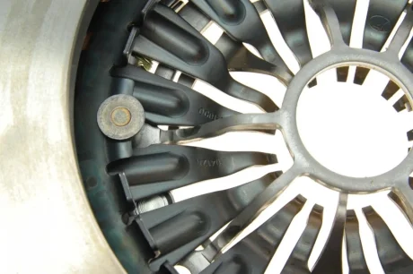 Комплект сцепления Ford Transit V363 2.2TDCi, RWD 11-, 74/92/114kw, d=270mm (на глух. маховик) LuK 627 3032 09