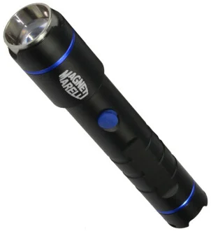 Zoom ліхтарик для автомастерской акумуляторный. зумированый, 250lm,3W, пило/волого захист IP54, 2 режиму роботи 140/250 lm, возможность фокусировки луча, 5 години роботи (лампа + дріт + зарядне) MAGNETI MARELLI 007935030160