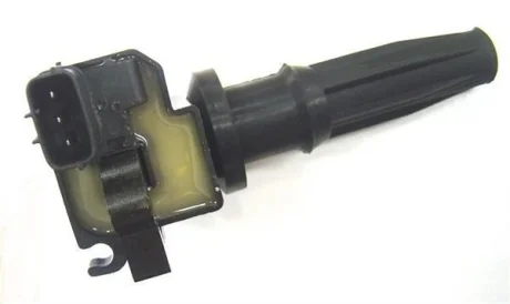 Котушка запалювання HYUNDAI Santa Fe 2,0-2,4 -05, Sonata 2,0 -04. Tucson 2,0 4WD 04-. MAGNETI MARELLI BAEQ094
