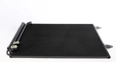 Радиатор кондиционера VW Passat 05-14/СС 2.0TDI 11-16 (439x577x16) MAHLE / KNECHT AC 666 000S