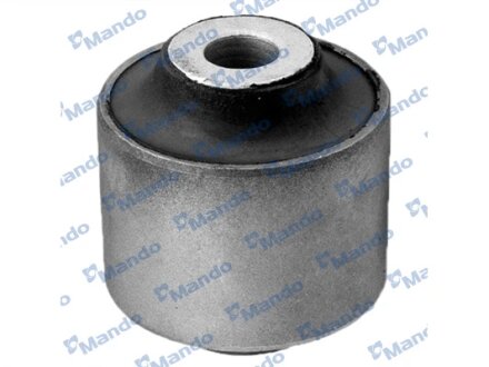 Сайлентблок важеля VW AMAROK передн. ниж MANDO MCC015639