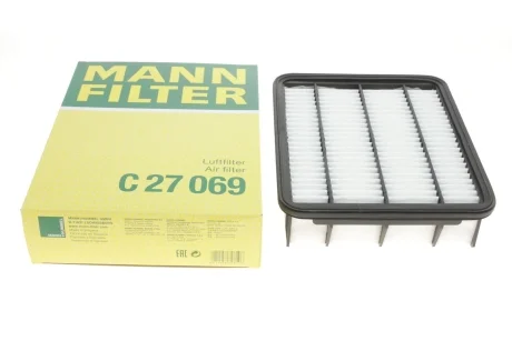 Фильтр воздушный Toyota Land Cruiser 2.8D-4D 15- MANN C27069